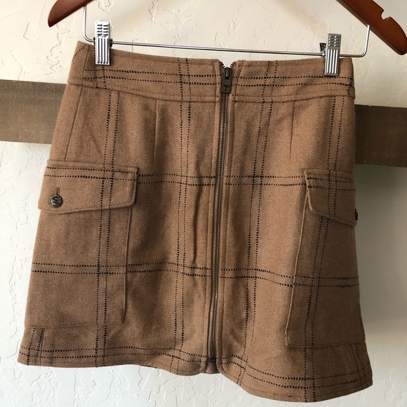 Madewell|Resourced Wool windowpane checkered tan mini cargo skirt•••fall staple - Picture 9 of 13